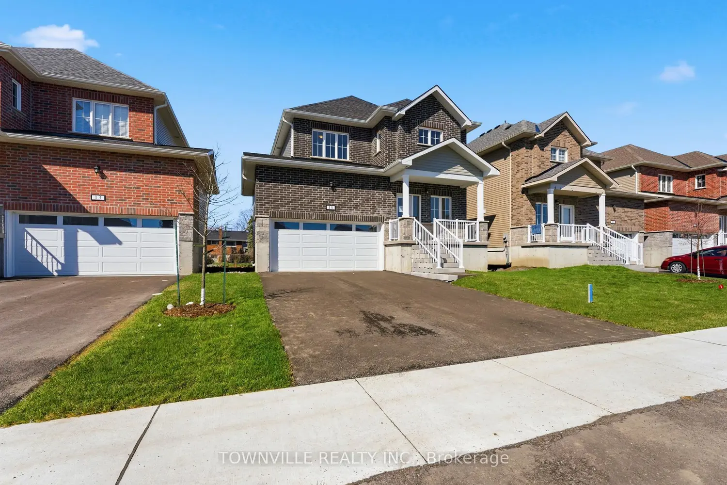 15 Bradden Crescent photo 2