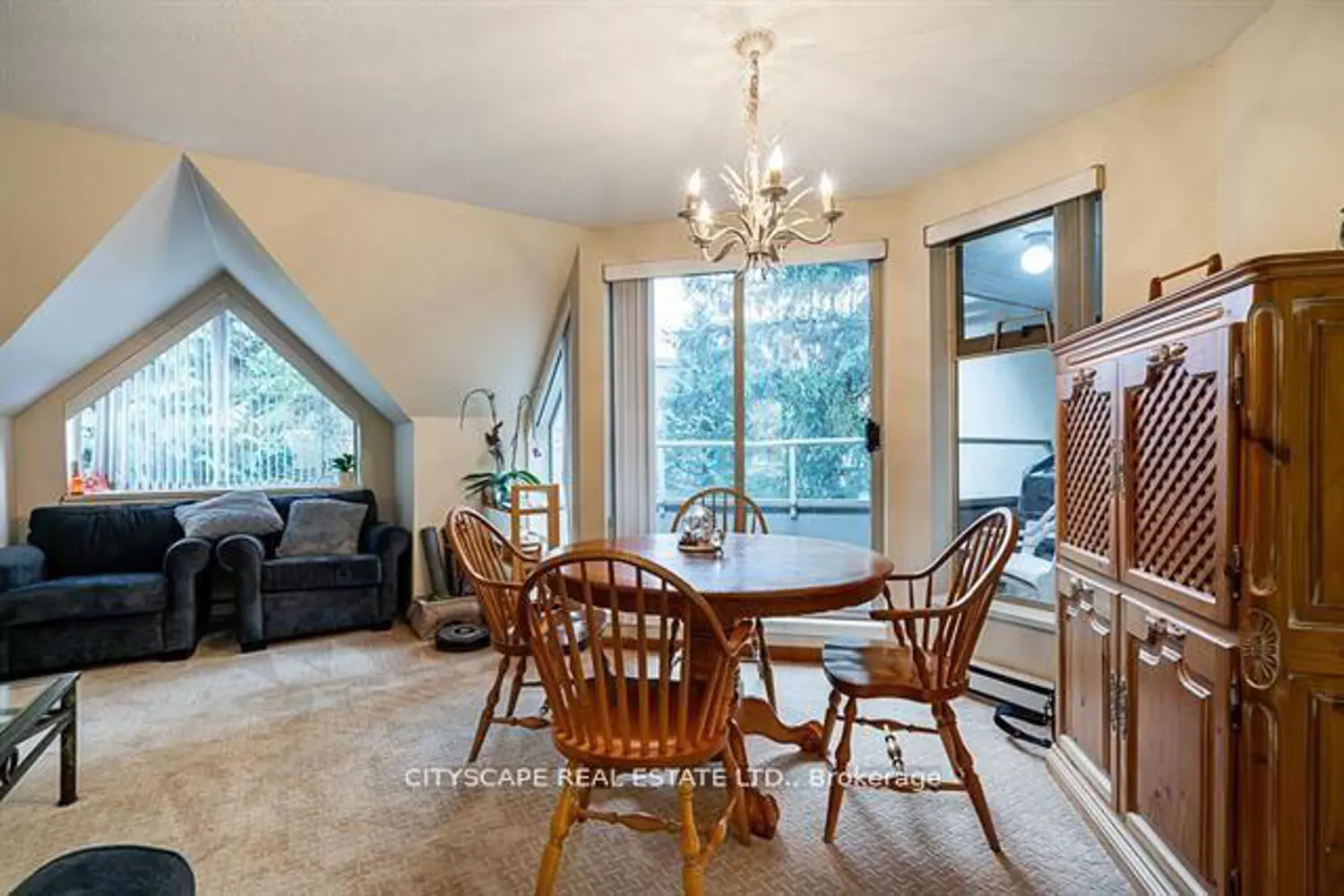 Additional image 7 of 4636 Blackcomb Way 31