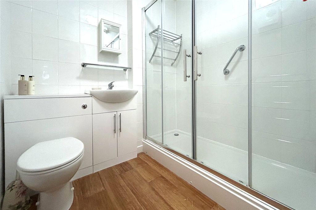 Additional image 7 of 2 bed flat for saleBerry Court, Hook, Hampshire RG27