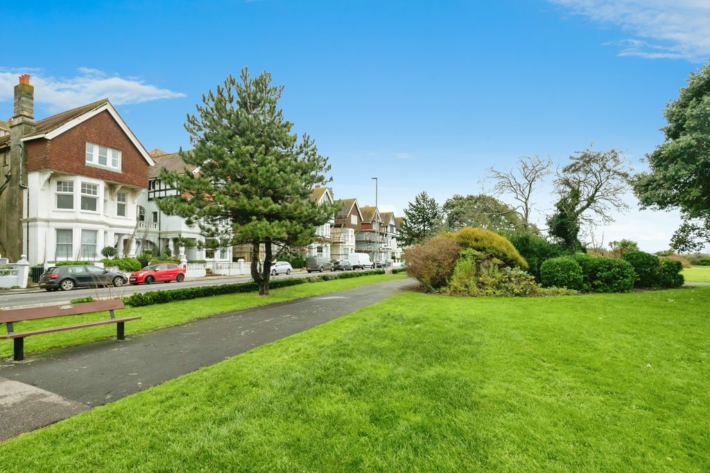 3 bed flat for saleGrosvenor Crescent, St. Leonards-On-Sea TN38