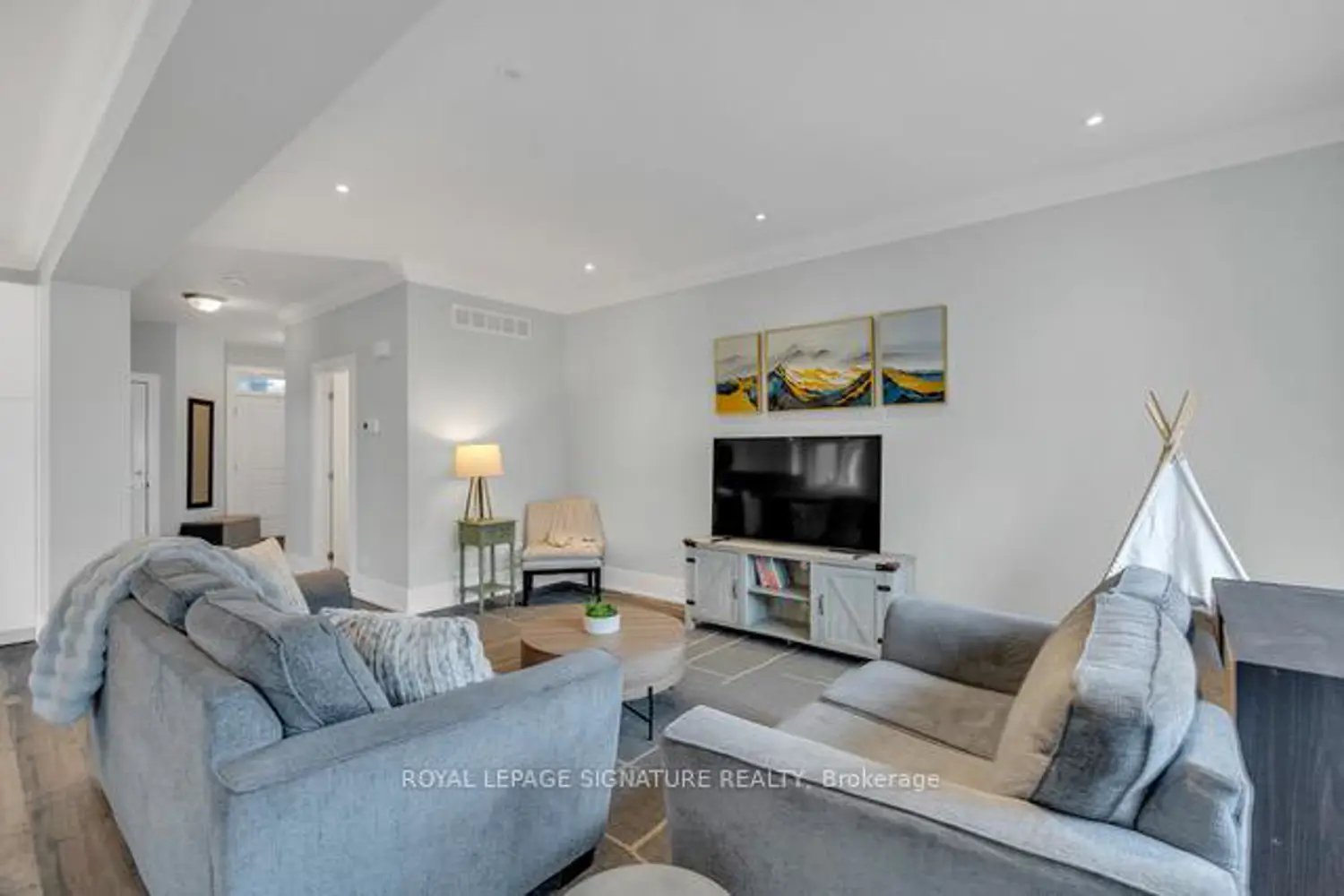 13 Damude Avenue photo 3