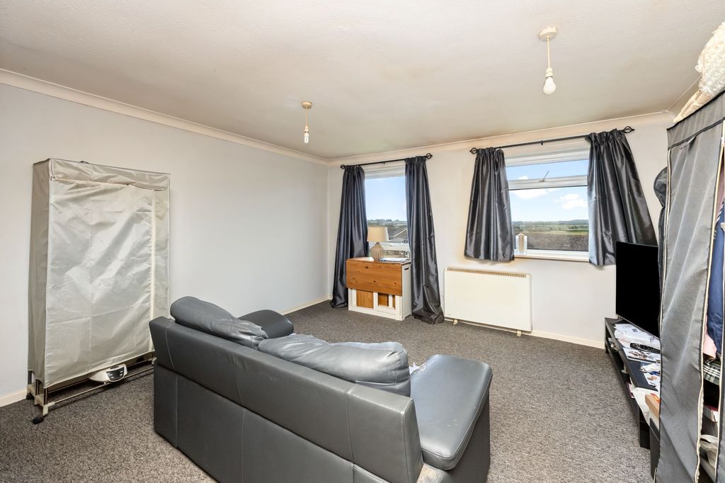 Studio for saleTowers Road, Upper Beeding BN44 photo 5