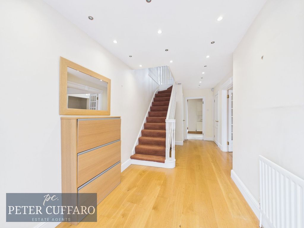 Additional image 5 of 4 bed detached house for saleWare Road, Hoddesdon EN11