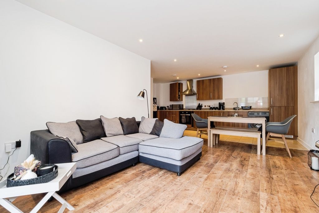 Additional image 3 of 2 bed flat for saleDunningford Close, Hornchurch RM12
