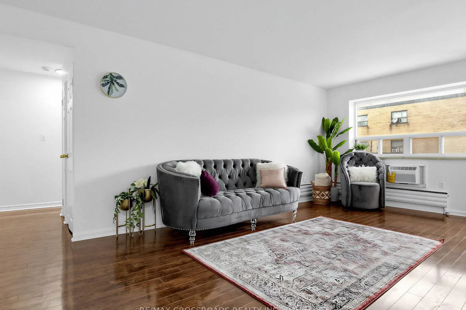 8 Kingsbridge Court 407 photo 4