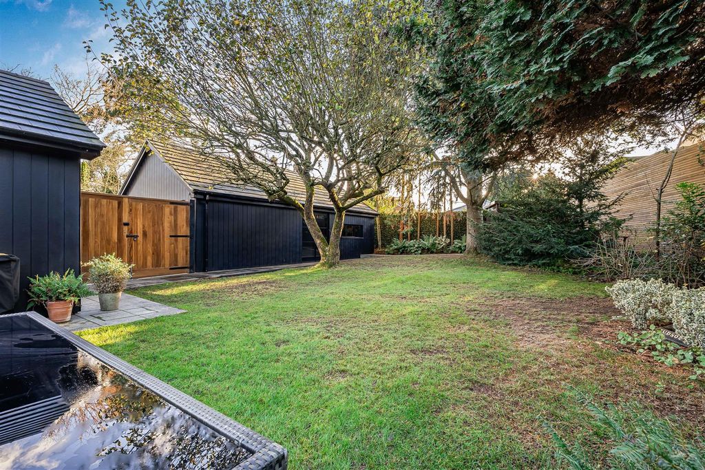 Additional image 37 of 4 bed detached bungalow for saleWatermill Lane, Hertford SG14