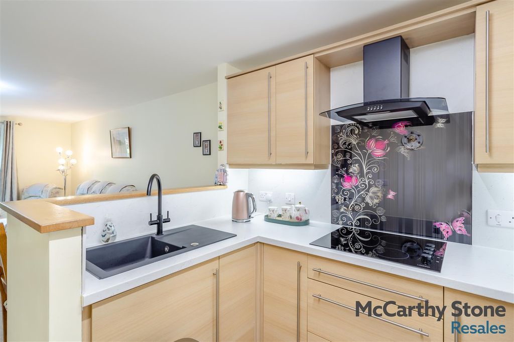 Additional image 6 of 1 bed flat for saleTrinity Court, Oxford Road, Halifax HX1