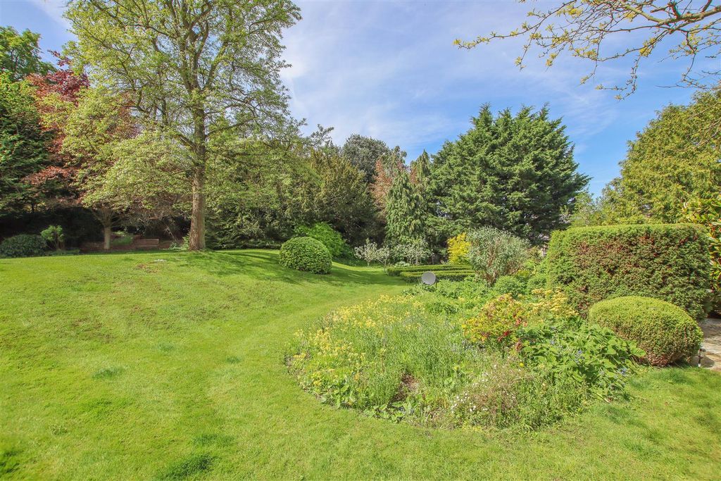 Additional image 38 of 6 bed detached house for saleHertingfordbury Road, Hertingfordbury, Hertford SG14