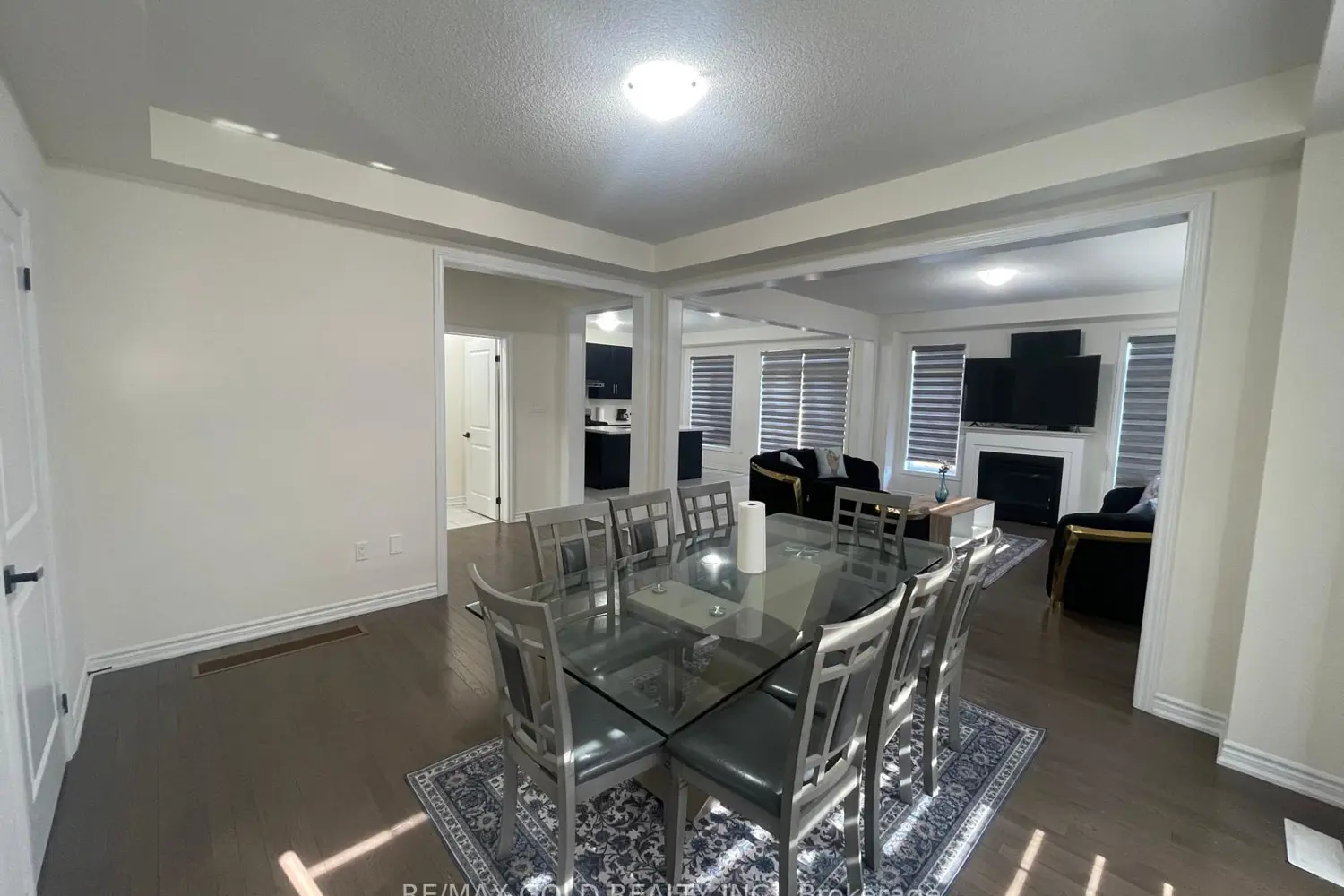 537 Veterans Drive photo 5
