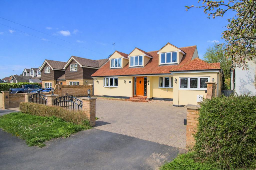4 bed detached house for salePriory Avenue, Old Harlow CM17