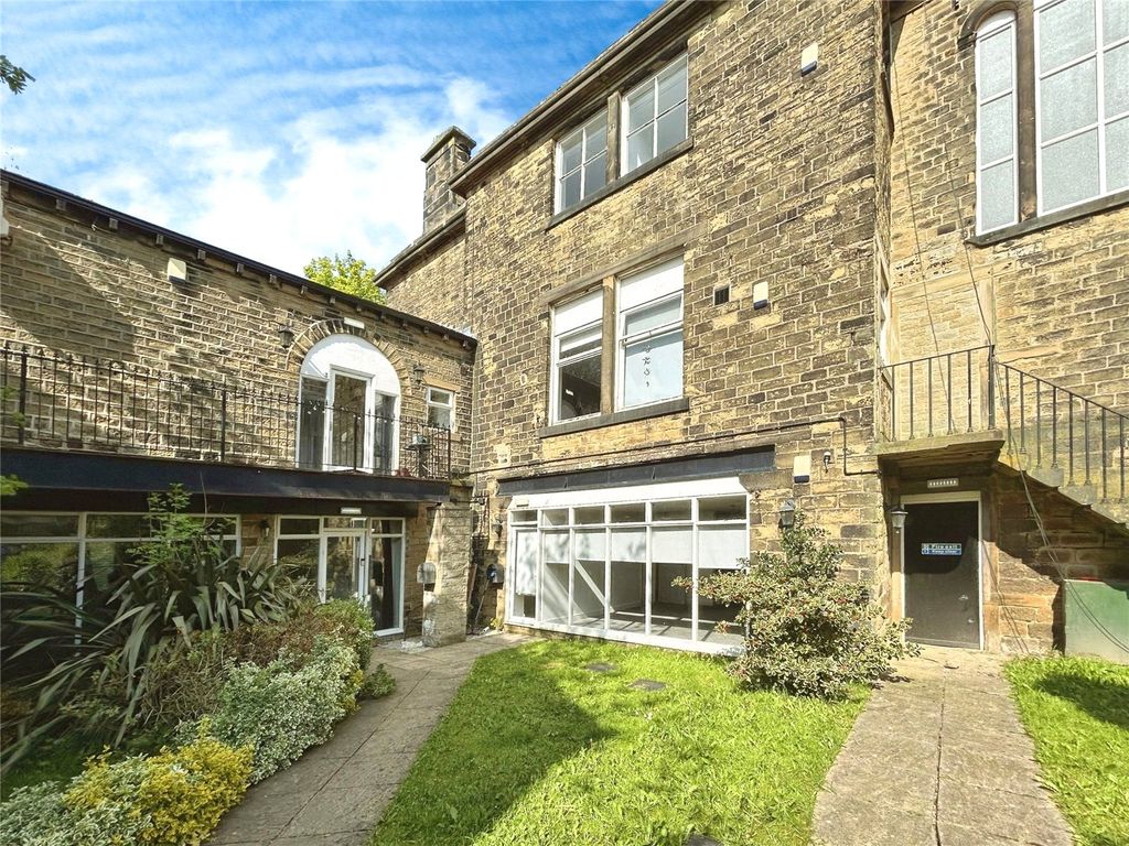 2 bed flat for saleThe Manor House, 68 Moorside Avenue, Crosland Moor, Huddersfield HD4 photo 5