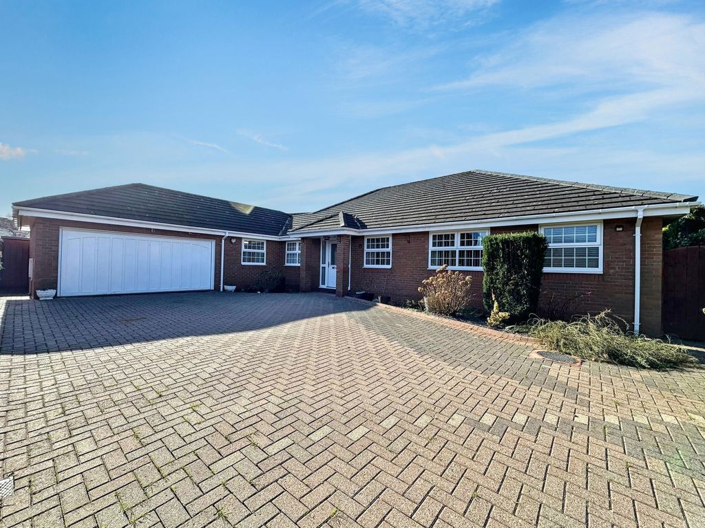 4 bed bungalow for saleSt. Stevens Close, Houghton Le Spring DH4