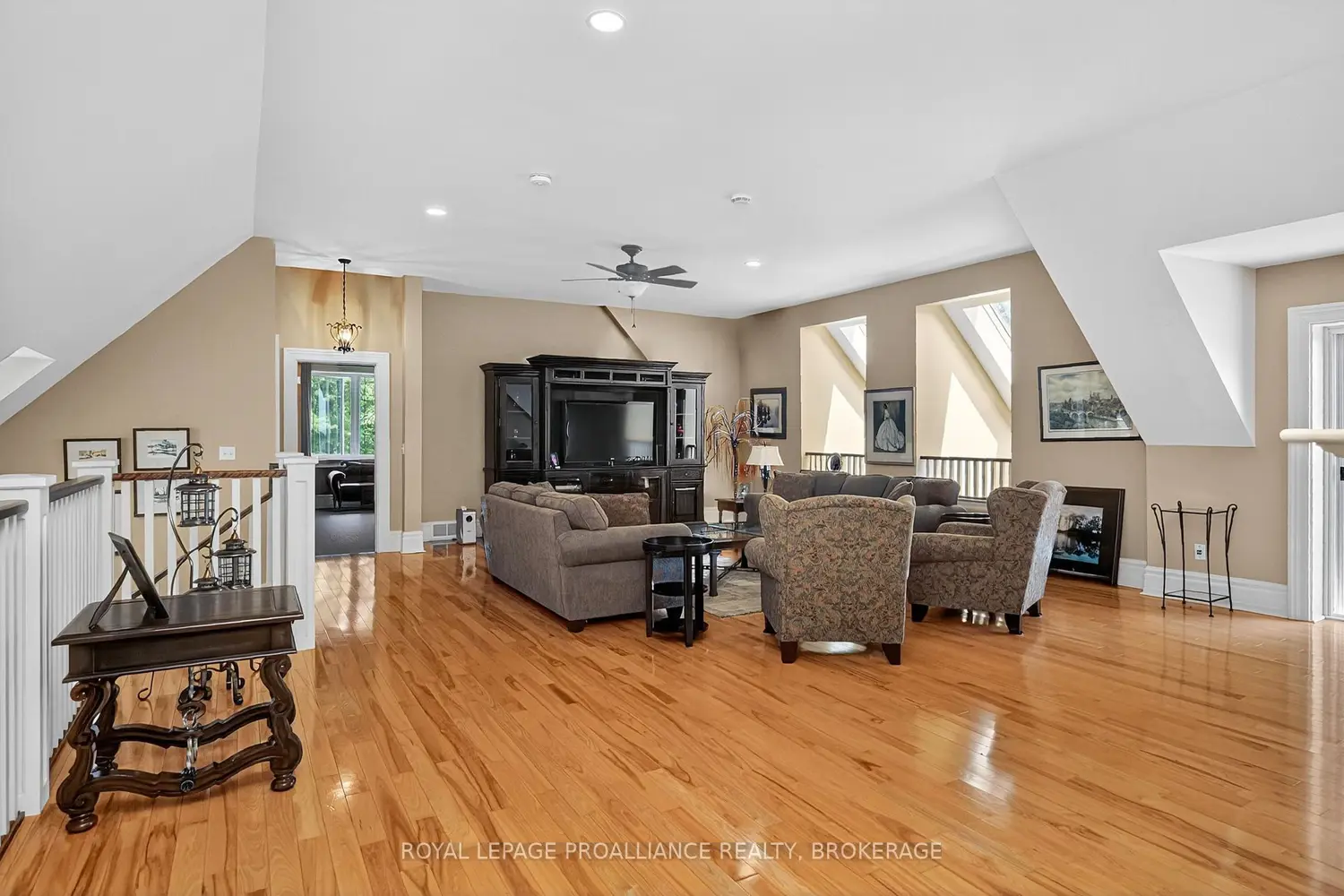 Additional image 10 of 147 1000 Island Parkway