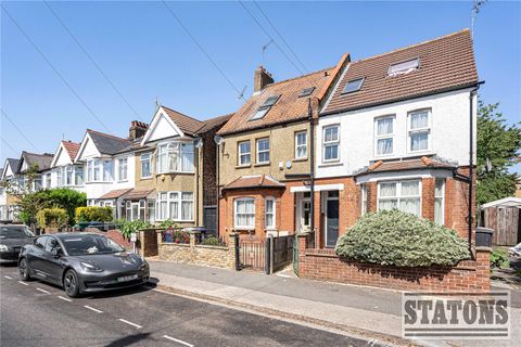 Hutton Grove, Woodside Park, London N12