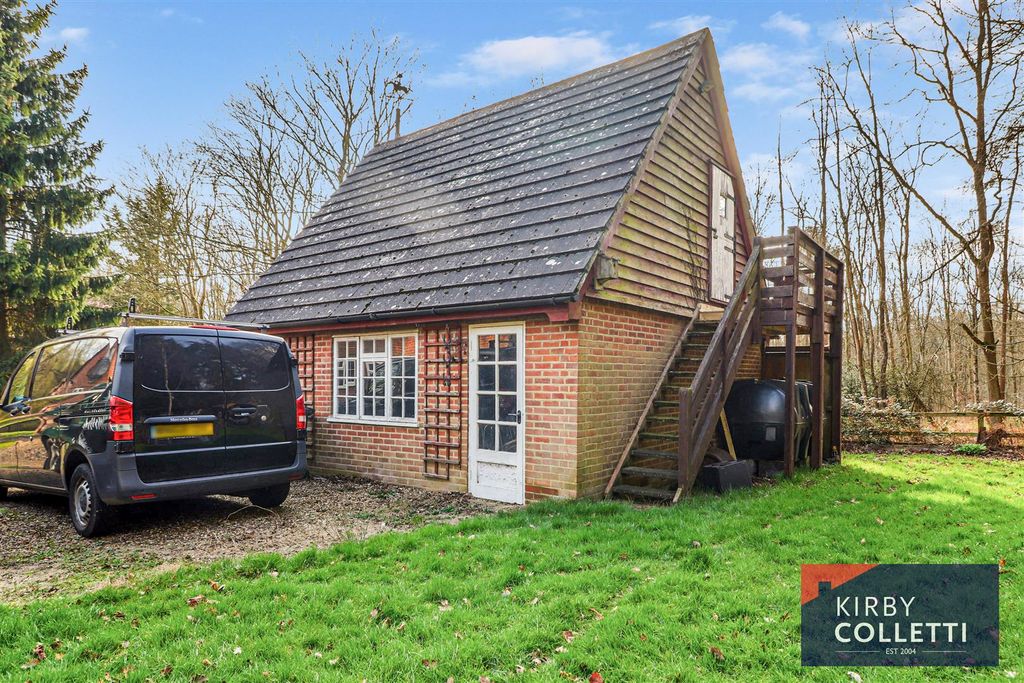 Additional image 25 of 4 bed semi-detached house for saleGoose Green, Hoddesdon EN11