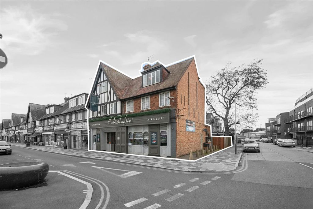 Additional image 6 of 6 bed property for saleUxbridge Road, Hayes UB4