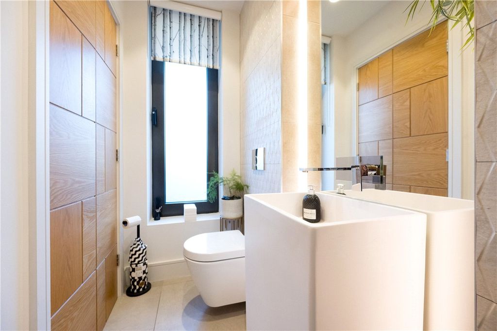 Additional image 12 of 4 bed detached house for saleRossett Green Lane, Harrogate, North Yorkshire HG2
