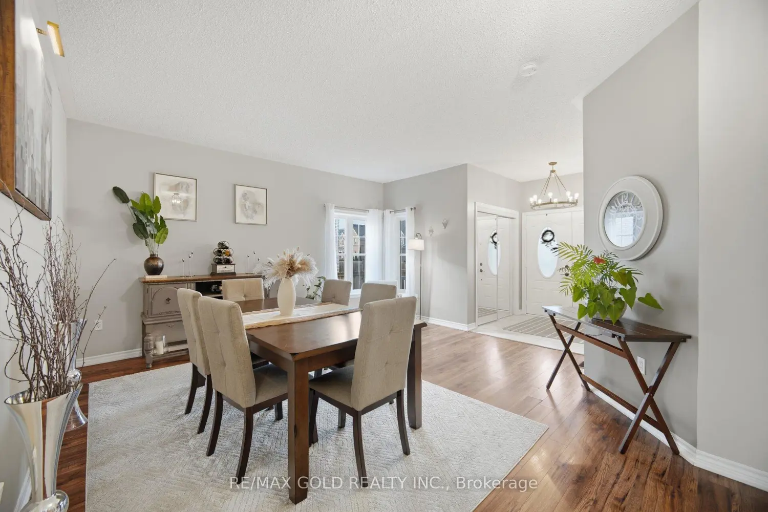 330 Wallace Street photo 2