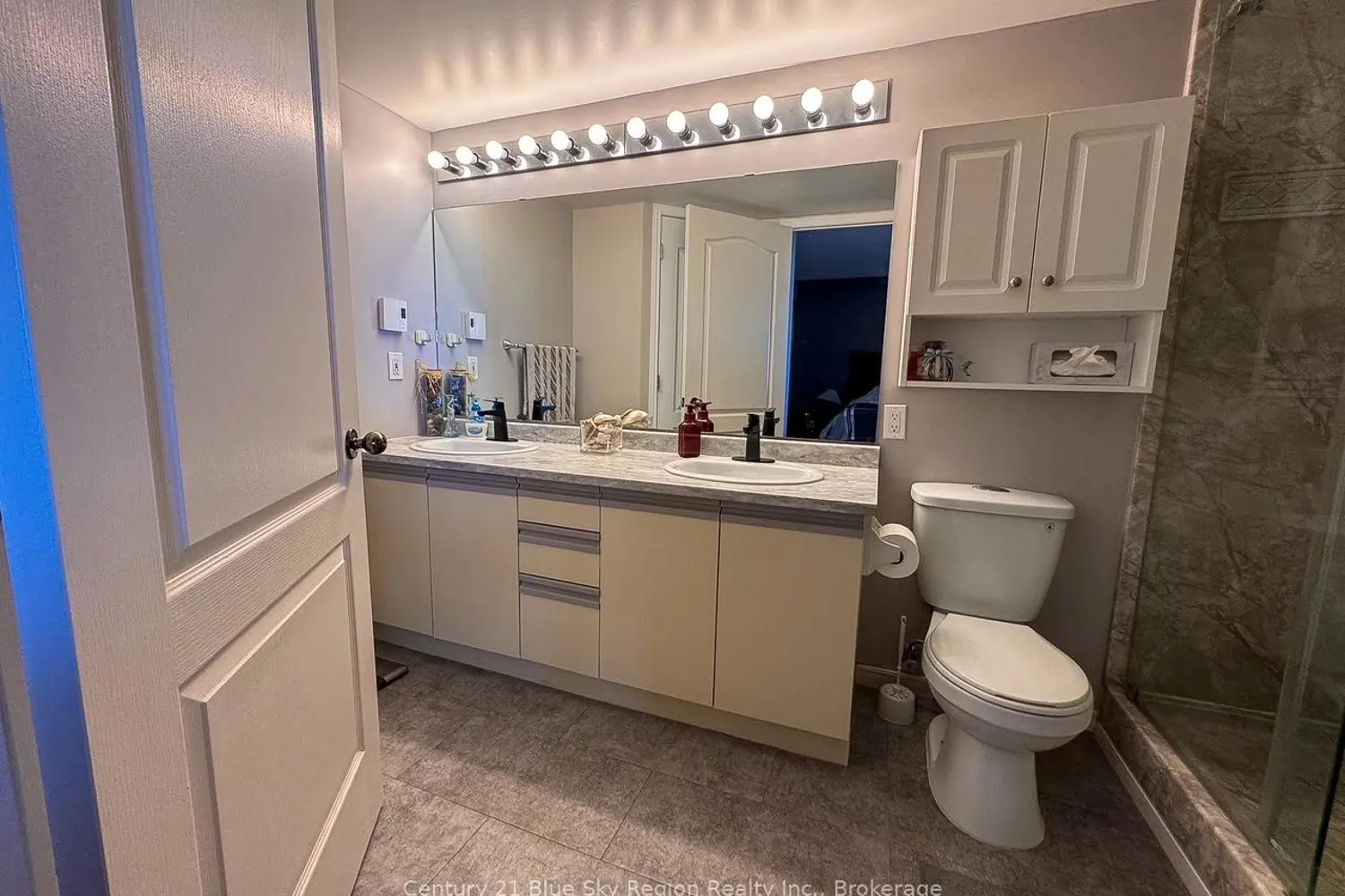 Additional image 13 of 441 William Street 101