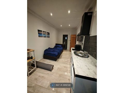 Restalrig Road, Edinburgh EH6, Room to rent