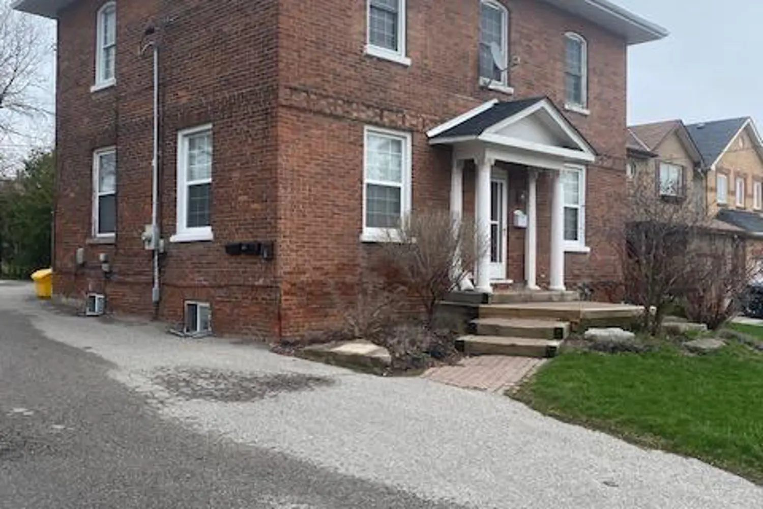 102 Queen Street photo 2