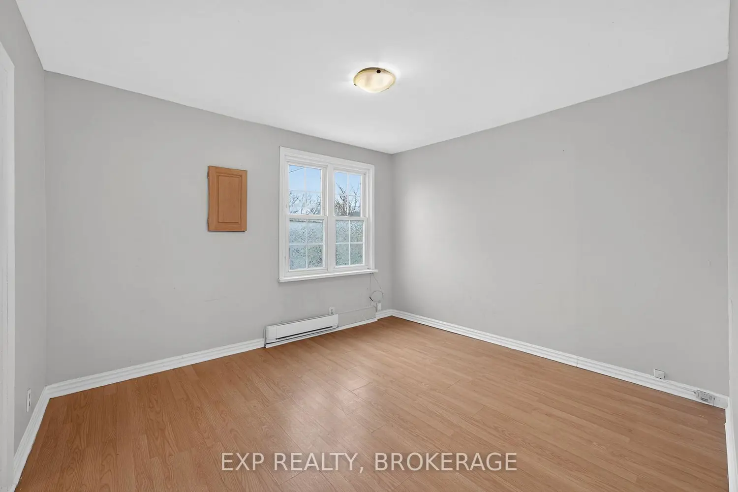 632 Macdonnell Street photo 5