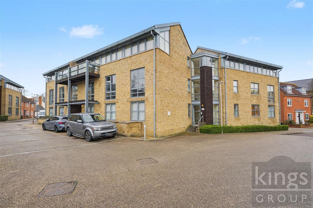 2 bed flat for saleSoper Square, Newhall, Harlow CM17