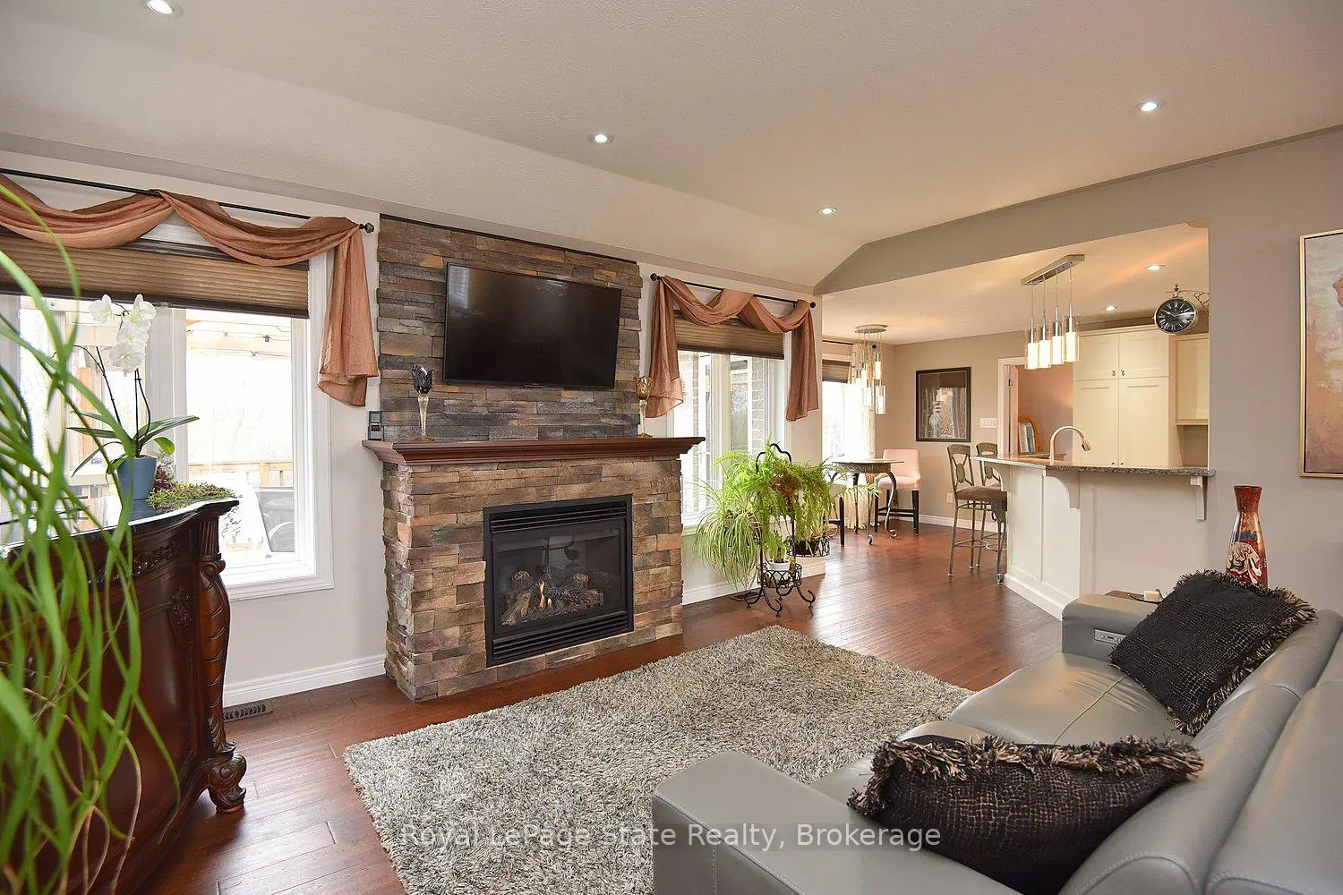 25 Birch Avenue photo 3