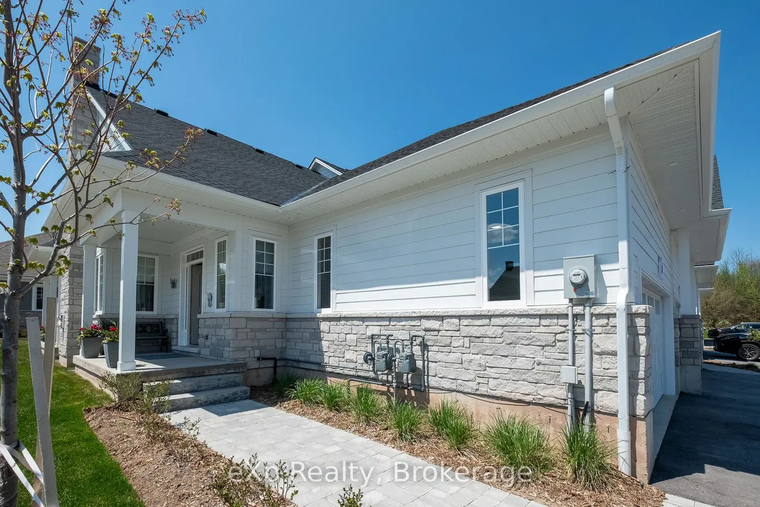300 Sandpiper Lane photo 3