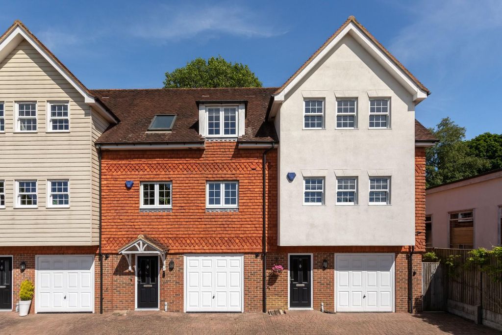 3 bed property for saleCoopers Way, Henfield BN5