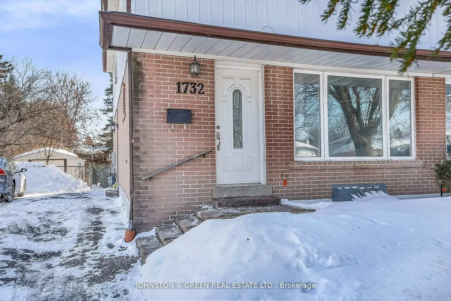 1732 Oberon Crescent