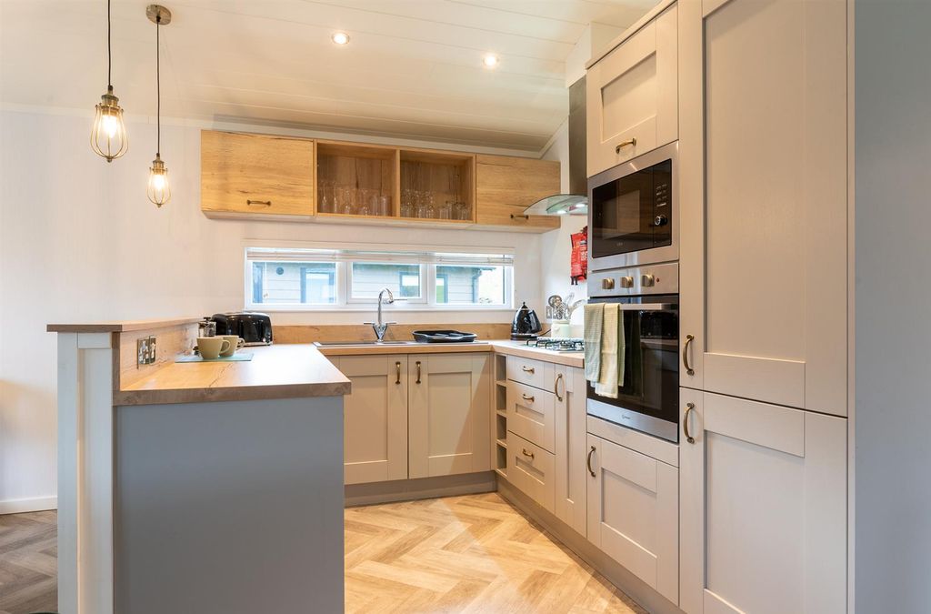 Additional image 7 of 2 bed mobile/park home for saleAysgarth Lodges, Westholme Bank, Leyburn DL8