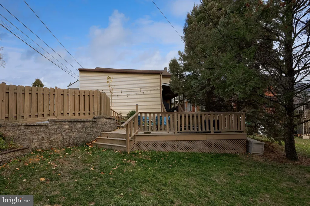 920 Chestnut Street, Akron, PA 17501