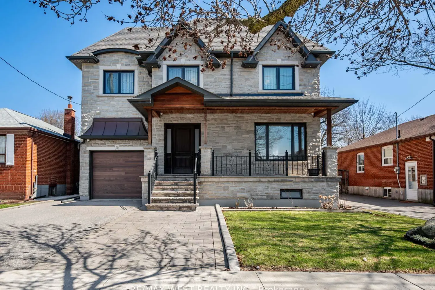 5 Paula Boulevard