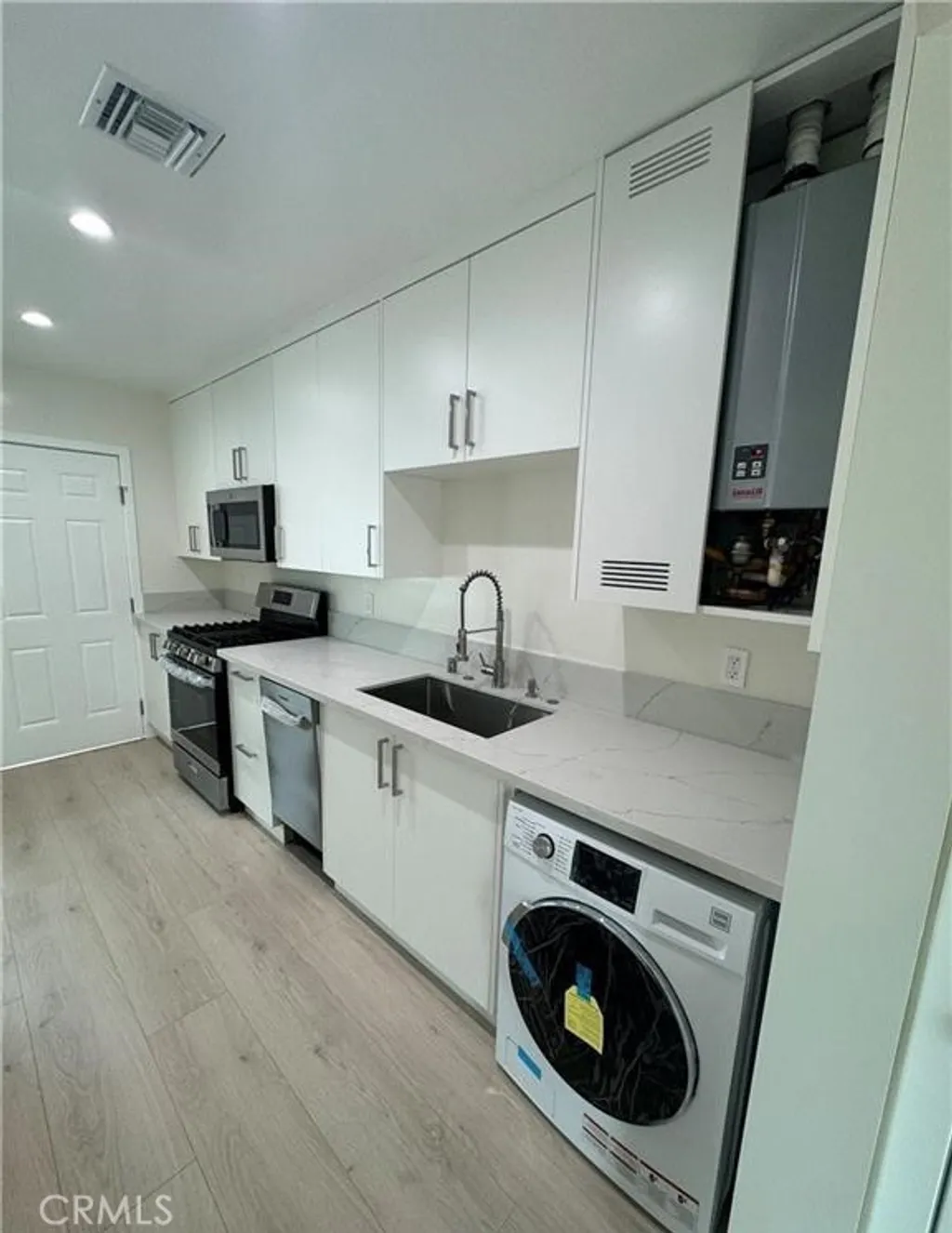 200 S Chevy Chase Dr, Glendale, CA 91205 photo 3