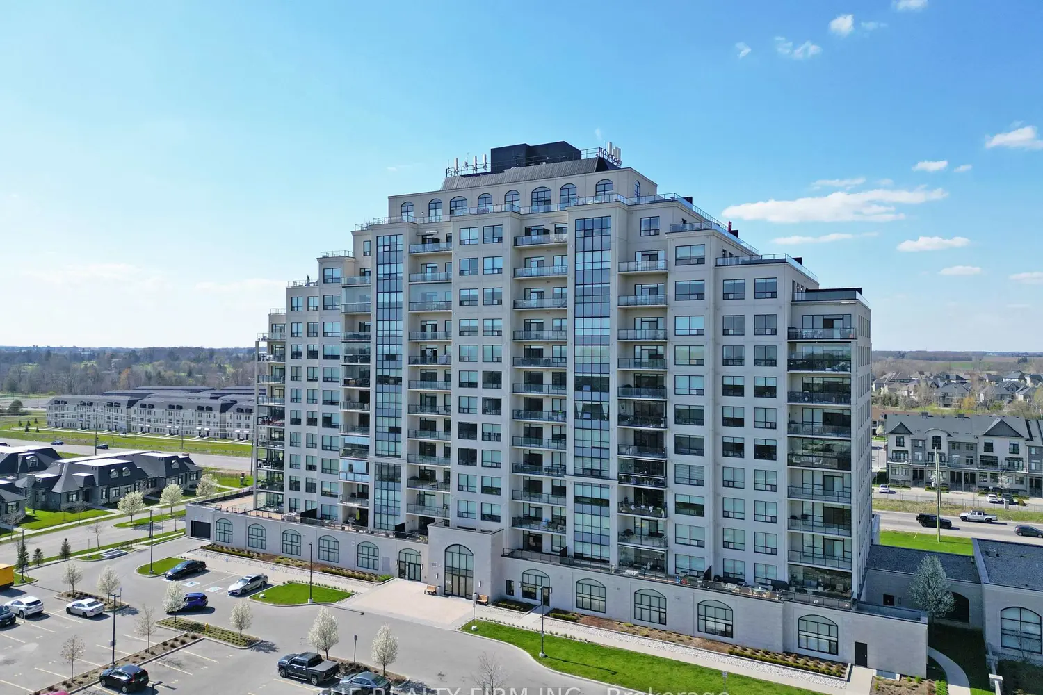 260 Villagewalk Boulevard 708