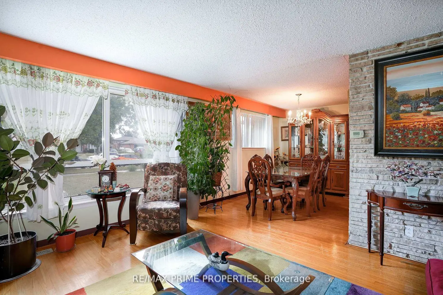 81 Silverstone Drive photo 4
