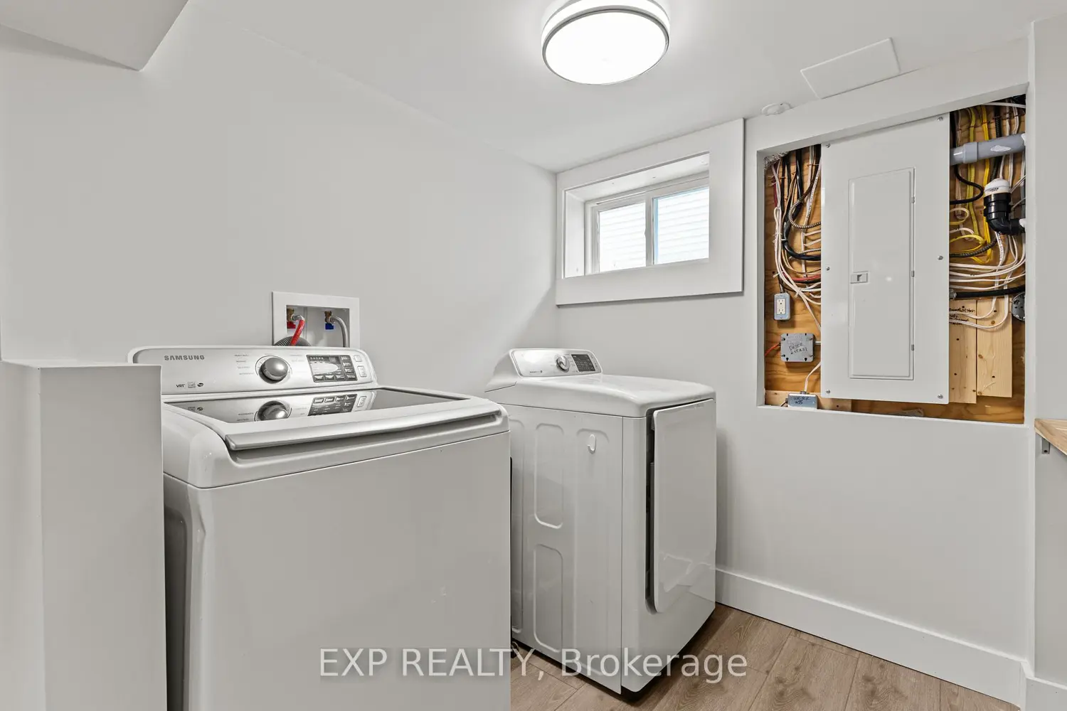 14 Dunlop Drive photo 5