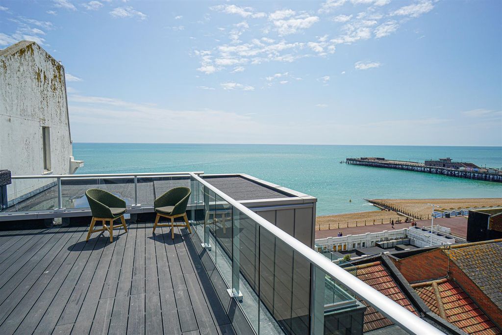 3 bed flat for saleWhite Rock, Hastings TN34