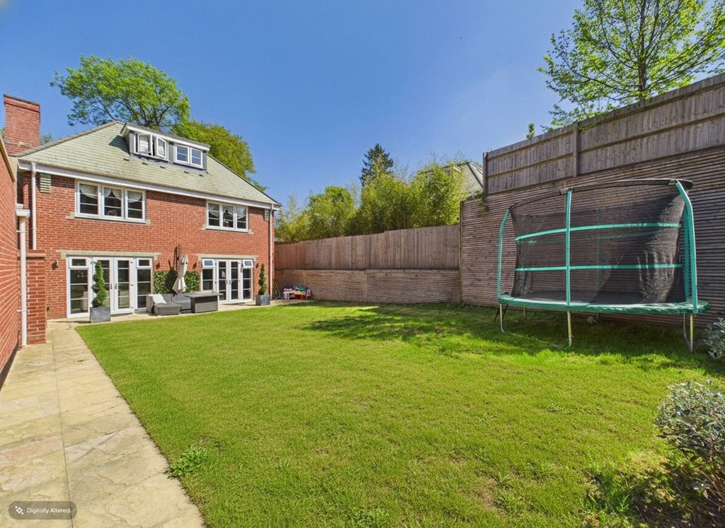 Additional image 8 of 5 bed detached house for saleTrinity Circle, High Wycombe HP11