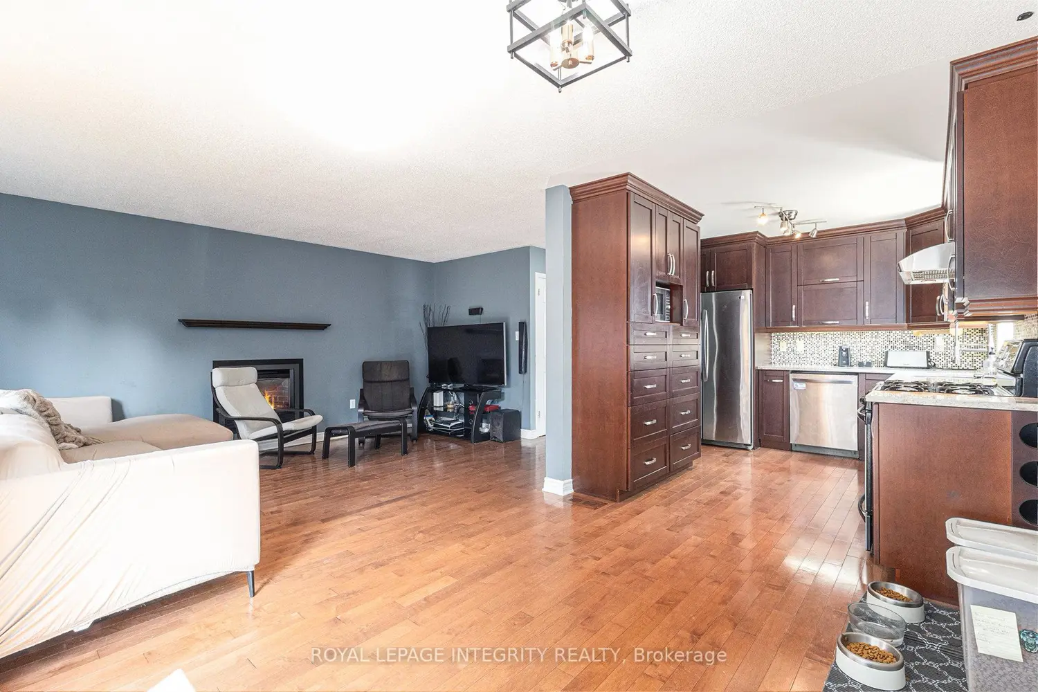 1100 Trillium Place photo 5