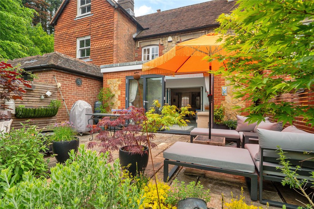 3 bed terraced house for saleHaslemere, West Sussex GU27