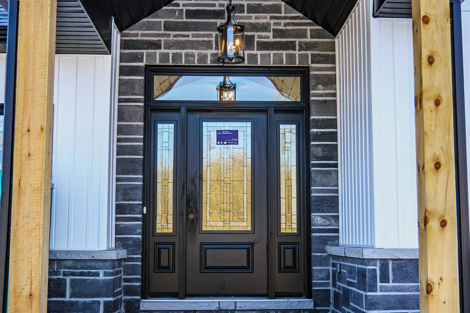 2461 Victoria Road photo 2