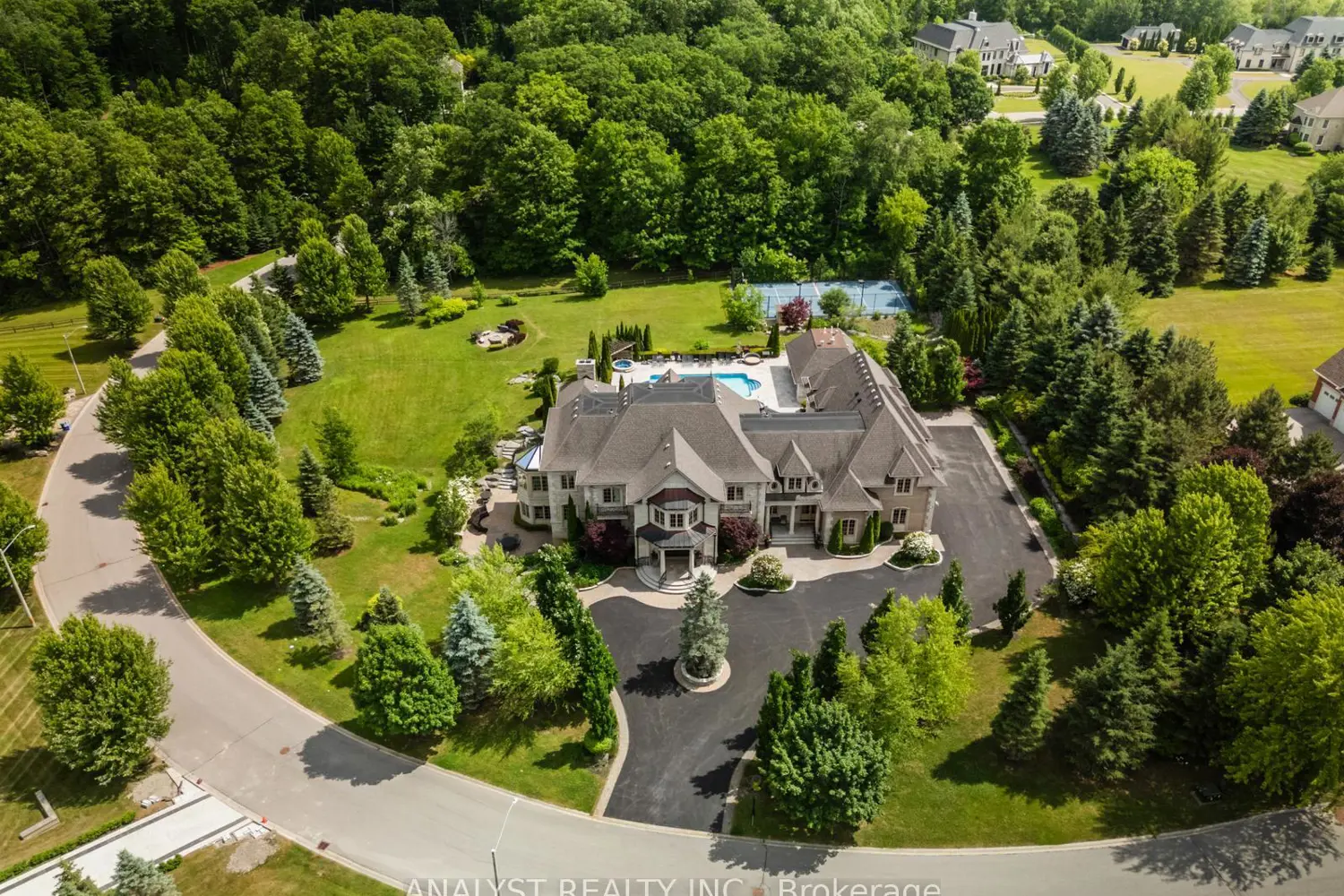 86 Eden Vale Drive photo 2