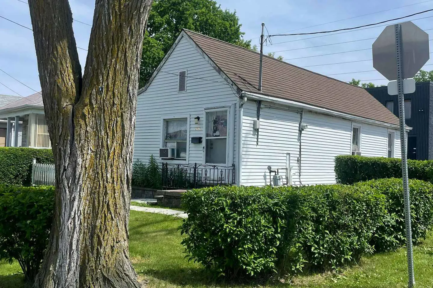1171 Roselawn Avenue