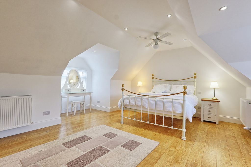Additional image 44 of 6 bed detached house for saleErnest Road, Emerson Park RM11