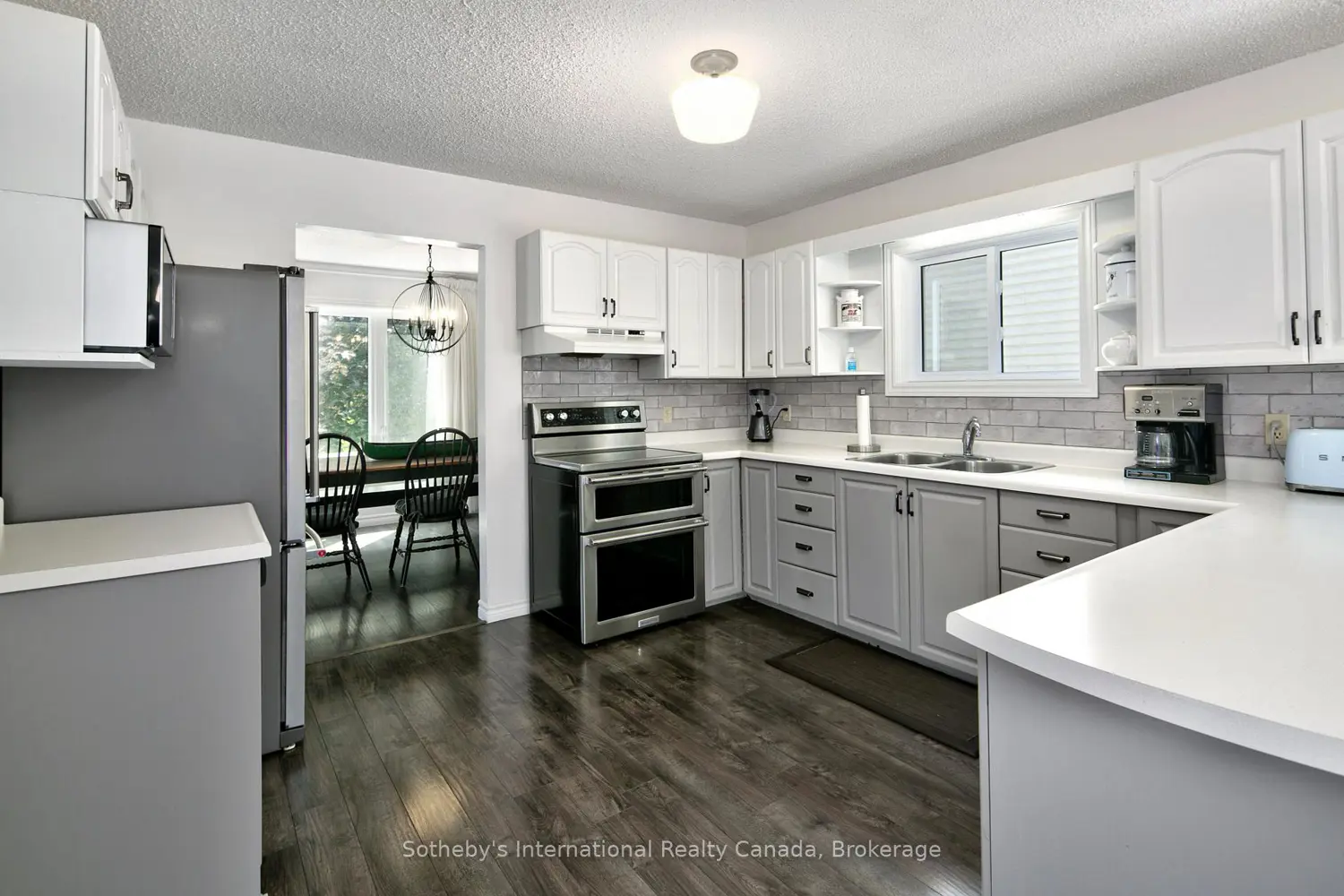 26 Middle Avenue photo 5