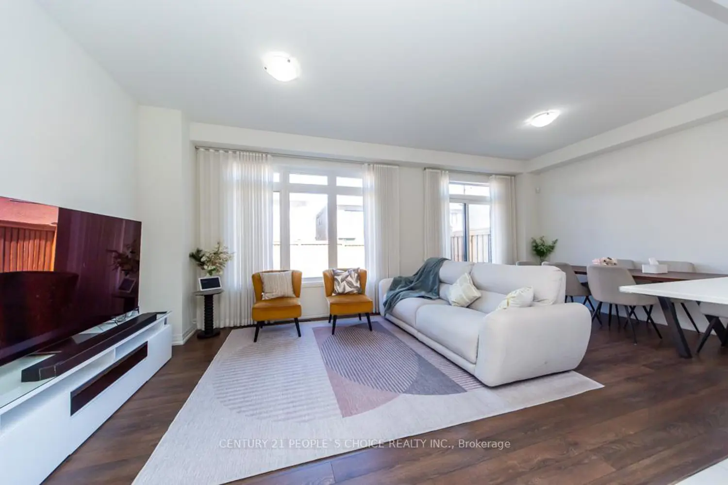 162 Ogston Crescent photo 4