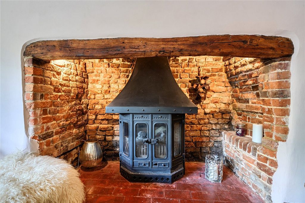 Additional image 8 of 4 bed detached house for saleLondon Road, Hook, Hampshire RG27