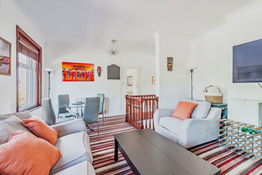 Additional image 12 of 2 bed flat for saleBrighton Road, Horley RH6